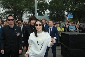 Sau 1 tuần, album vol.9 của Mỹ Tâm tiêu thụ "sạch sành sanh" 10.000 bản in đầu tiên