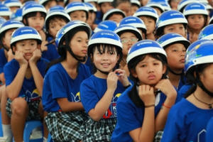 Thay đổi ngoạn mục sau 10 năm vận động đội mũ bảo hiểm