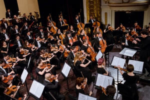 Nghệ sĩ cello trẻ Jonathan Swensen: “Tôi bất ngờ khi tìm hiểu về Dàn nhạc Giao hưởng Mặt Trời” Nghệ sĩ cello trẻ Jonathan Swensen: “Tôi bất ngờ khi tìm hiểu về Dàn nhạc Giao hưởng Mặt Trời”