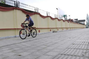 Đề xuất dùng gạch giả đá lát vỉa hè Hà Nội Đề xuất dùng gạch giả đá lát vỉa hè Hà Nội