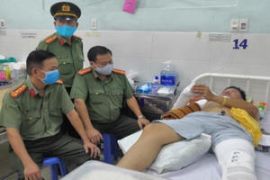 Đồng Nai: Thiếu tá CSGT bị tông gãy tay, chân trong lúc làm nhiệm vụ