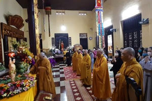 Giáo hội Phật giáo Việt Nam tổ chức lễ tắm Phật tại Chùa Quán Sứ