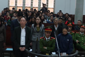 Đang xét xử nguyên Phó Giám đốc Sở Nông nghiệp Hà Nội và đồng phạm Đang xét xử nguyên Phó Giám đốc Sở Nông nghiệp Hà Nội và đồng phạm