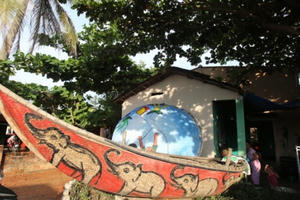 Làng bích họa Tam Thanh đẹp mờ ảo cùng những bức tranh vẽ trên thuyền thúng Làng bích họa Tam Thanh đẹp mờ ảo cùng những bức tranh vẽ trên thuyền thúng