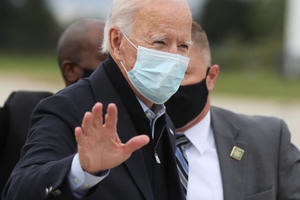 Bầu cử Mỹ 2020: Ông Biden quyết không cách ly dù nhân viên mắc Covid-19 Bầu cử Mỹ 2020: Ông Biden quyết không cách ly dù nhân viên mắc Covid-19