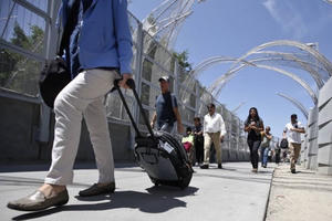 Ông Trump tuyên bố sẽ trục xuất ngay 2-3 triệu người nhập cư trái phép