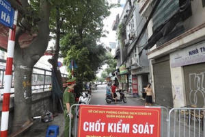 Những ai từng đến quán phở, chợ, bưu cục ở quận Ba Đình cần liên hệ ngay CDC Hà Nội