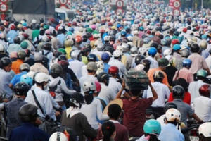 Dân số Việt Nam là 96,2 triệu người, đứng thứ 15 thế giới