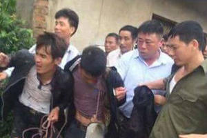 Bắc Giang: Trộm chó bị dân đánh và buộc xác chó vào người