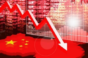 Ông Trump chơi đòn ác liệt, kinh tế TQ tuột dốc không phanh