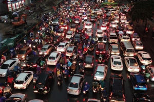 Hà Nội tiếp tục “khởi động” đề án cấm xe máy và thu phí ô tô vào nội đô
