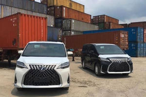 MPV hạng sang Lexus LM 300h cấu hình 7 chỗ về Việt Nam