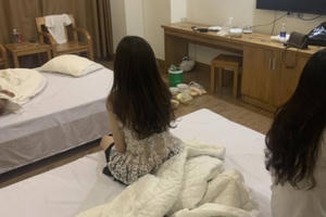 Kiểm tra phòng khách sạn, phát hiện nhiều nam nữ “bay, lắc” Kiểm tra phòng khách sạn, phát hiện nhiều nam nữ “bay, lắc”