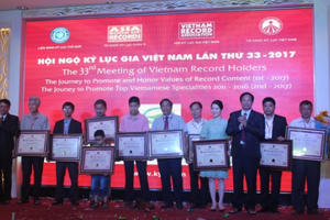 Hội ngộ Kỷ lục gia Việt Nam lần thứ 33: Tôn vinh các giá trị kỷ lục lần thứ 1 -2017
