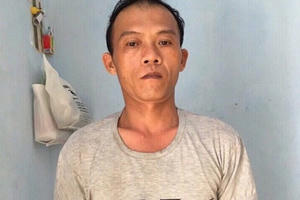 Nghệ An: Bắt người Lào mang theo gần 2 bánh heroin Nghệ An: Bắt người Lào mang theo gần 2 bánh heroin