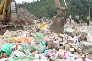 Tiêu hủy hàng hóa nhập lậu số lượng 'khủng' giá trị gần 5 tỷ đồng