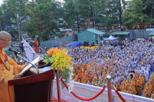 TPHCM: Trang nghiêm Đại lễ Phật đản PL2560 tại Việt Nam Quốc Tự