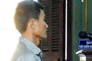 Bắn chết hàng xóm rồi trốn nã hơn 20 năm