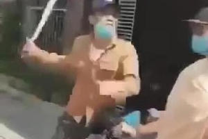 Hà Tĩnh: Thanh niên vác dao dọa chém CSGT sau khi vi phạm Luật giao thông