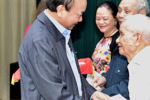 Nguồn lực chính không phải 'rừng vàng biển bạc'