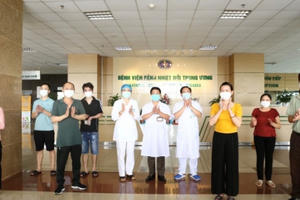 Thêm 8 bệnh nhân Covid-19 được ra viện Thêm 8 bệnh nhân Covid-19 được ra viện