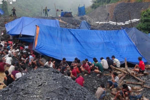 Quảng Nam: Sạt lở đất, một phu vàng bị vùi lấp