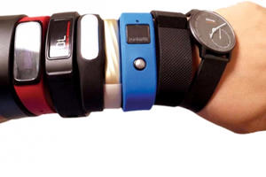Cuộc đua thiết bị đeo tay thông minh đã bắt đầu "nóng"