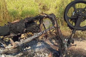 Quảng Bình: Giận mẹ có nhân tình, con trai tới tận nơi đốt xe "cảnh cáo"