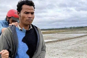 Bắt nghi phạm sát hại em vợ, phi tang thi thể xuống ao ở Đắk Lắk Bắt nghi phạm sát hại em vợ, phi tang thi thể xuống ao ở Đắk Lắk