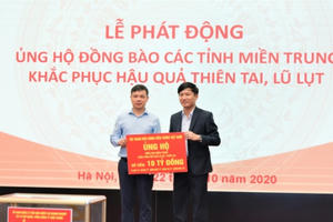 VNPT ủng hộ 10 tỷ đồng để hỗ trợ 5 tỉnh miền Trung khắc phục hậu quả bão lụt