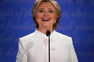 Clinton tiếp tục "thắng" trong cuộc tranh luận cuối Clinton tiếp tục "thắng" trong cuộc tranh luận cuối