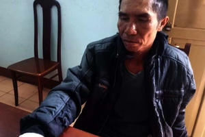 Truy tố người chồng đâm vợ tử vong bên hành lang tòa án