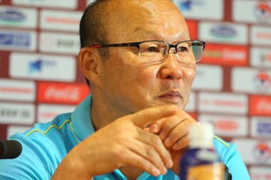 HLV Park Hang Seo: "Tôi phản ứng vì người Thái chơi đòn tâm lý với tôi"