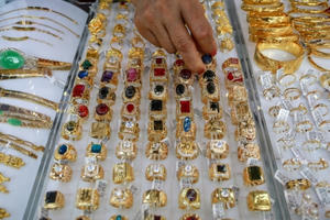 Giá vàng ngày 6/5: Vàng chịu áp lực lớn do nhu cầu sụt giảm