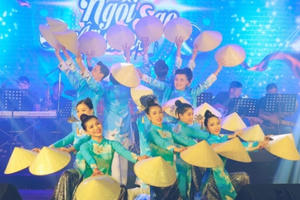 Sắc màu rực rỡ trong đêm chung kết “Ngôi sao âm nhạc” mùa đầu tiên