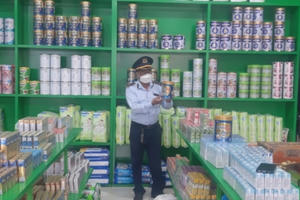 Phát hiện 3 mẫu sữa bột không đạt chất lượng được bày bán công khai