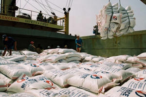 Slide - Điểm tin thị trường: 5 tháng đầu năm, nông nghiệp xuất siêu gần 3,3 tỷ USD