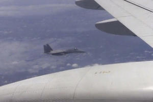 Chiến đấu cơ Trung Quốc bị nghi định tấn công máy bay Nhật ở Hoa Đông