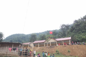 Mang hơi ấm đến với Huổi Phô - Sốp Cộp