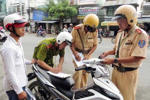 Hà Nội sẽ cấp smartphone cho cảnh sát giao thông
