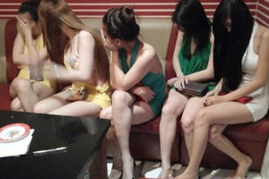 Hà Nội: Phá đường dây chân dài PG bán dâm 10 triệu đồng