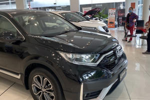 Giá ôtô tiếp tục giảm