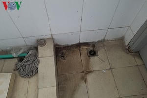 Hà Nội: Gần nghìn học sinh nhưng trường chỉ có 2 nhà vệ sinh Hà Nội: Gần nghìn học sinh nhưng trường chỉ có 2 nhà vệ sinh