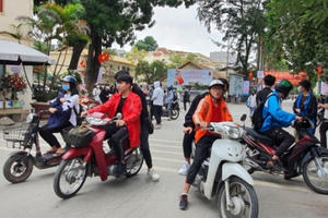 Tăng mức phạt không đeo khẩu trang nơi công cộng gấp 10 lần: Vì sao người dân vẫn “thờ ơ”?