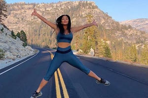 Nicole Scherzinger khoe thân hình khỏe đẹp