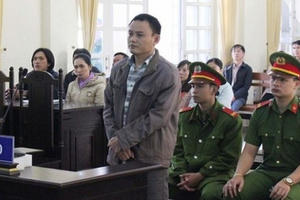 Sát hại vợ rồi bơm rượu vào mồm, tạo hiện trường giả