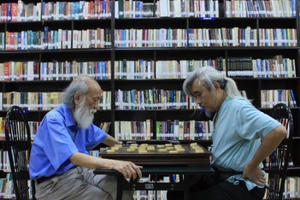 Lại vừa khuyết đi một người sang