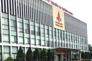 Cử tri băn khoăn tình trạng xả khí thải gây mùi ở Nhà máy Thuốc lá Thăng Long