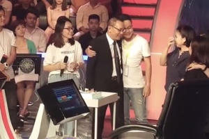 MC Lại Văn Sâm nói lời chia tay “Ai là triệu phú”