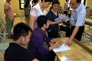 Sở GD&ĐT Hà Nội tôn vinh giáo viên bị kỷ luật là “Chiến sĩ Thi đua cơ sở”